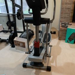 Free motion Elliptical 500 Rear Drive 