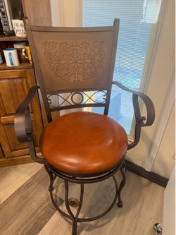 🐝Single bar stool, nice!