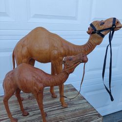 Camel Statues 