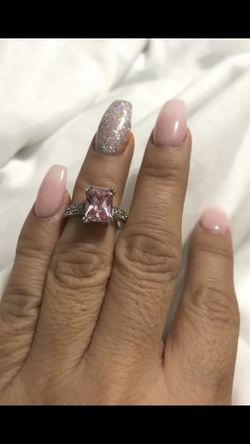 Fashion lovely pink ring