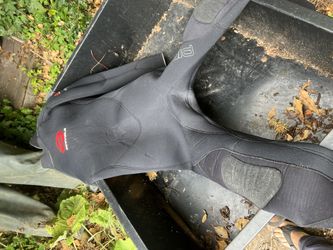 Pinnacle 7mm Dive Suit