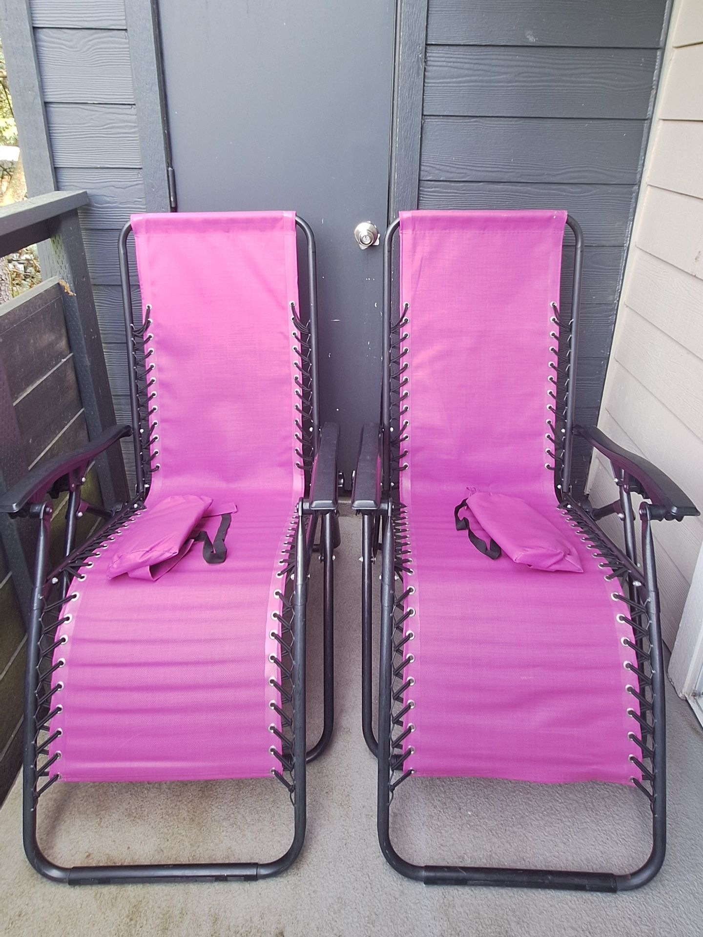 Zero gravity chairs 
