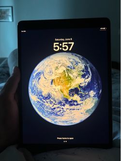 iPad Pro 10.5-inch (64GB) + Apple Pencil