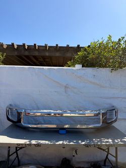 2020 2021 2022 FORD F-250 F-350 FRONT BUMPER COVER OEM USED