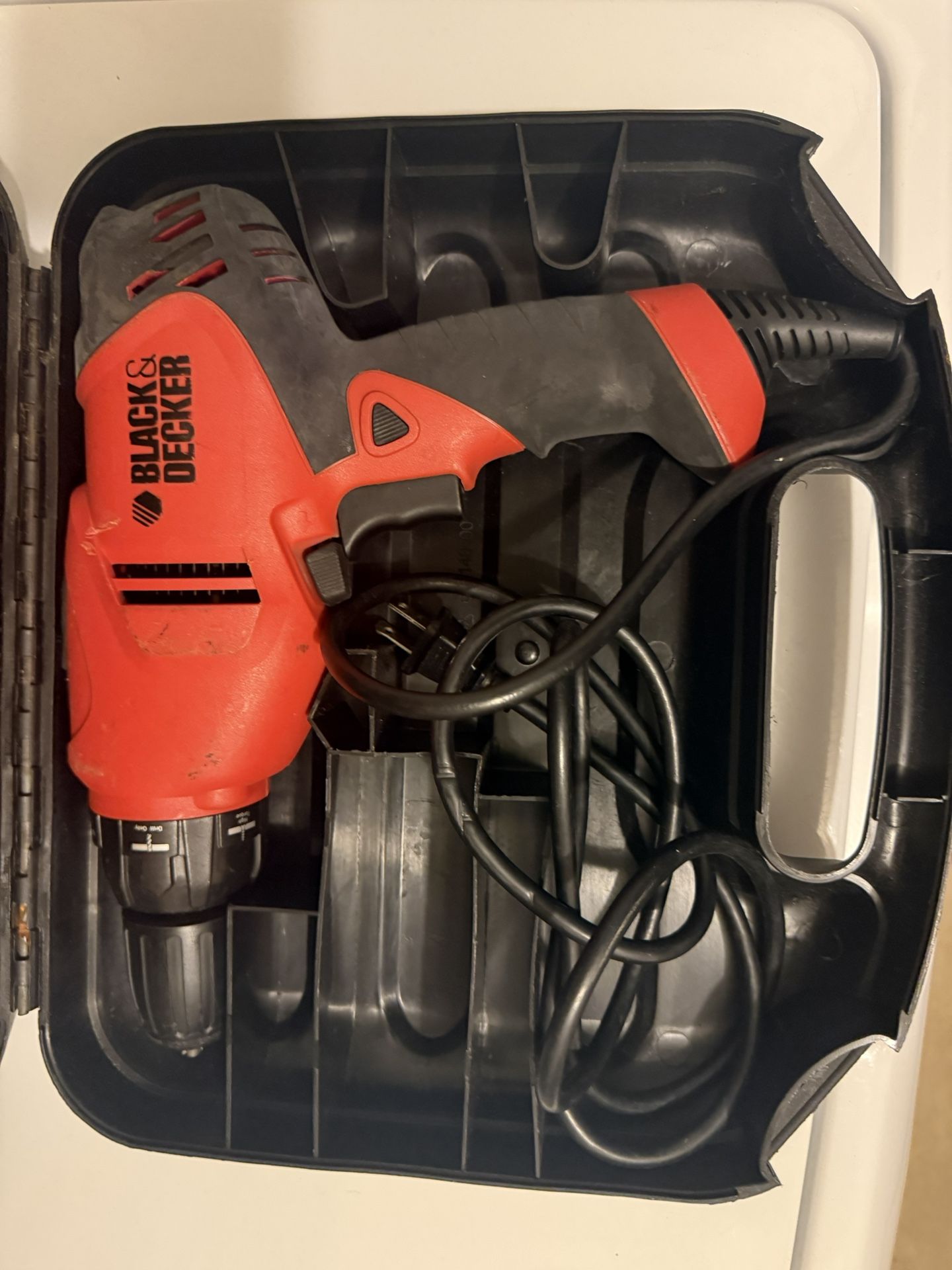 Black & Decker DR202 corded drill