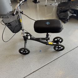 Knee stroller