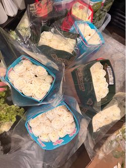 Box of white roses