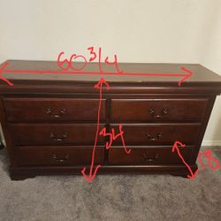 Una Cajonera De Madera Muy Buena 