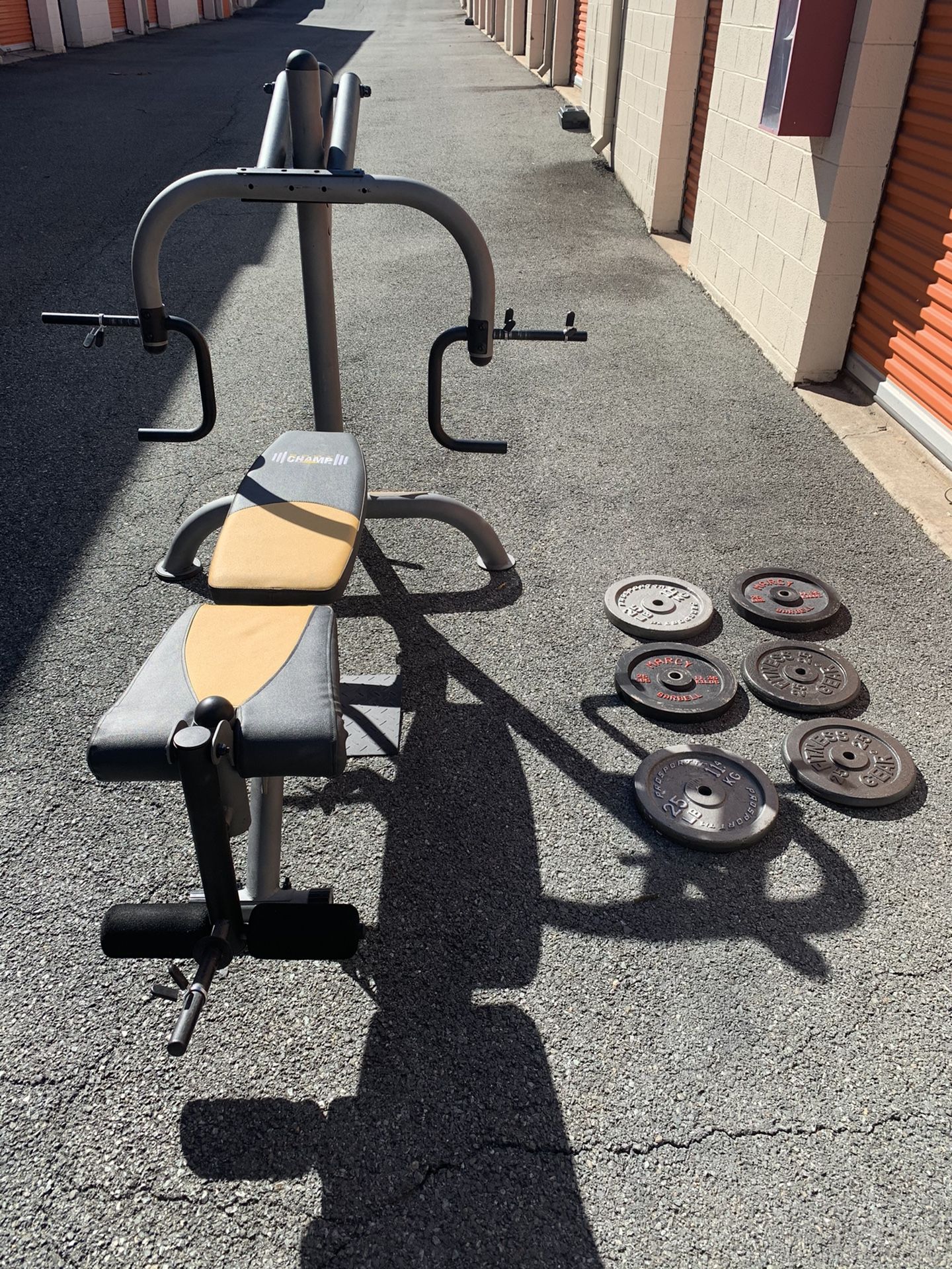 Body Champ Multi press with 150lbs of weight Excellent Condition!!