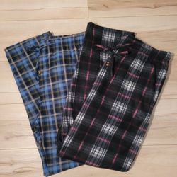 Men's Two pairs of RE Realessentials fleece pajama pants in size large both together for price. Features  Plaid Fleece Pajama Pants Size L (2 Pairs)