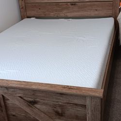 Queen Size Wooden Bed Frame With Mattress 