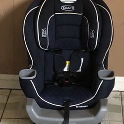 LIKE NEW GRACO EXTENDED 2FIT CONVERTIBLE CAR SEAT!!!!
