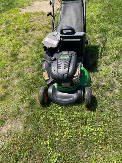 John Deere self propelled rear bag lawn mower