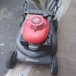 Honda Self-propelled Lawnmower 