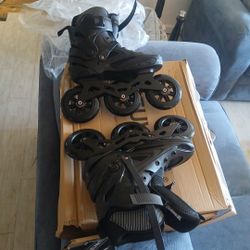 Jeuwith Roller Blades