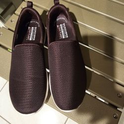 Women's Pretty Sketchers Shoes 👞 Burgundy/Size 8 1/2