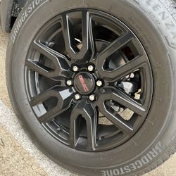 20” GMC AT4 Takeoffs Gloss Black 275/60r20 Bridgestone (1500miles)I