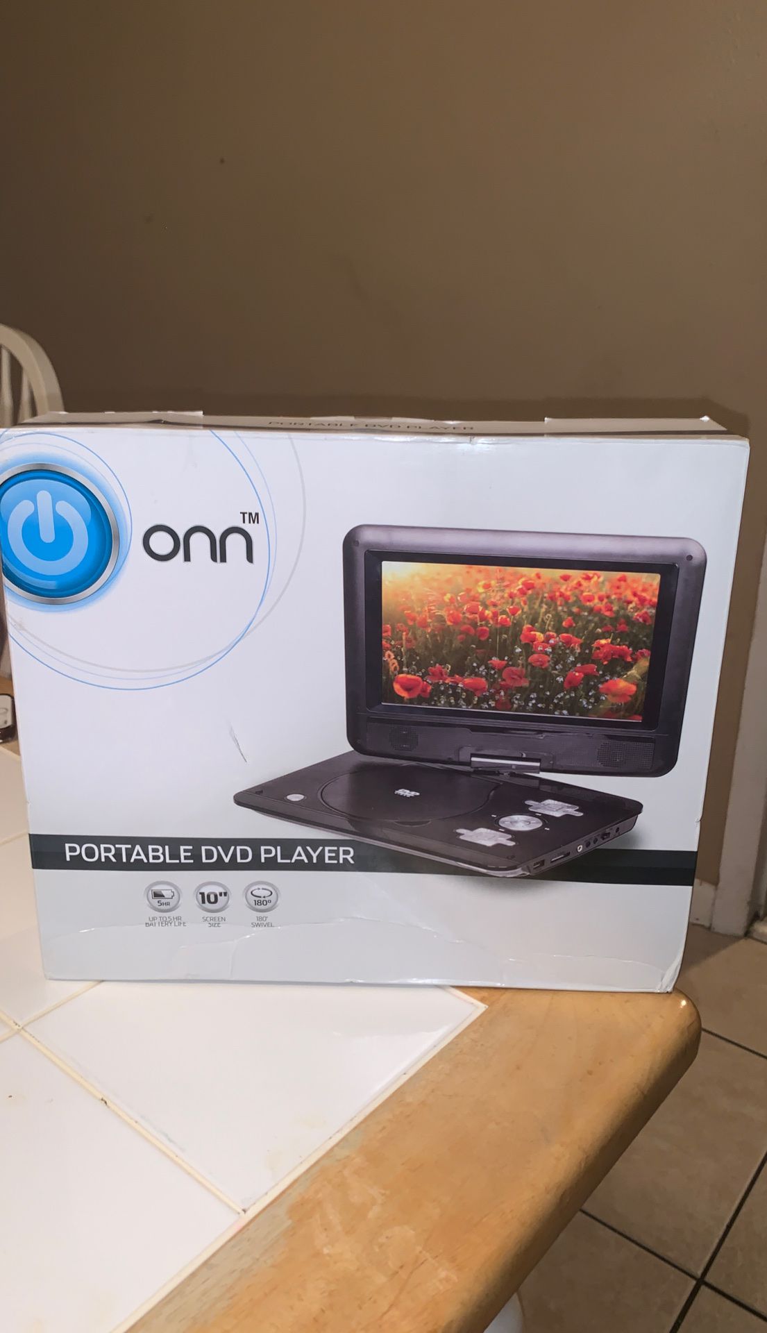 PORTABLE DVD PLAYER (NEW, NEVER USED)