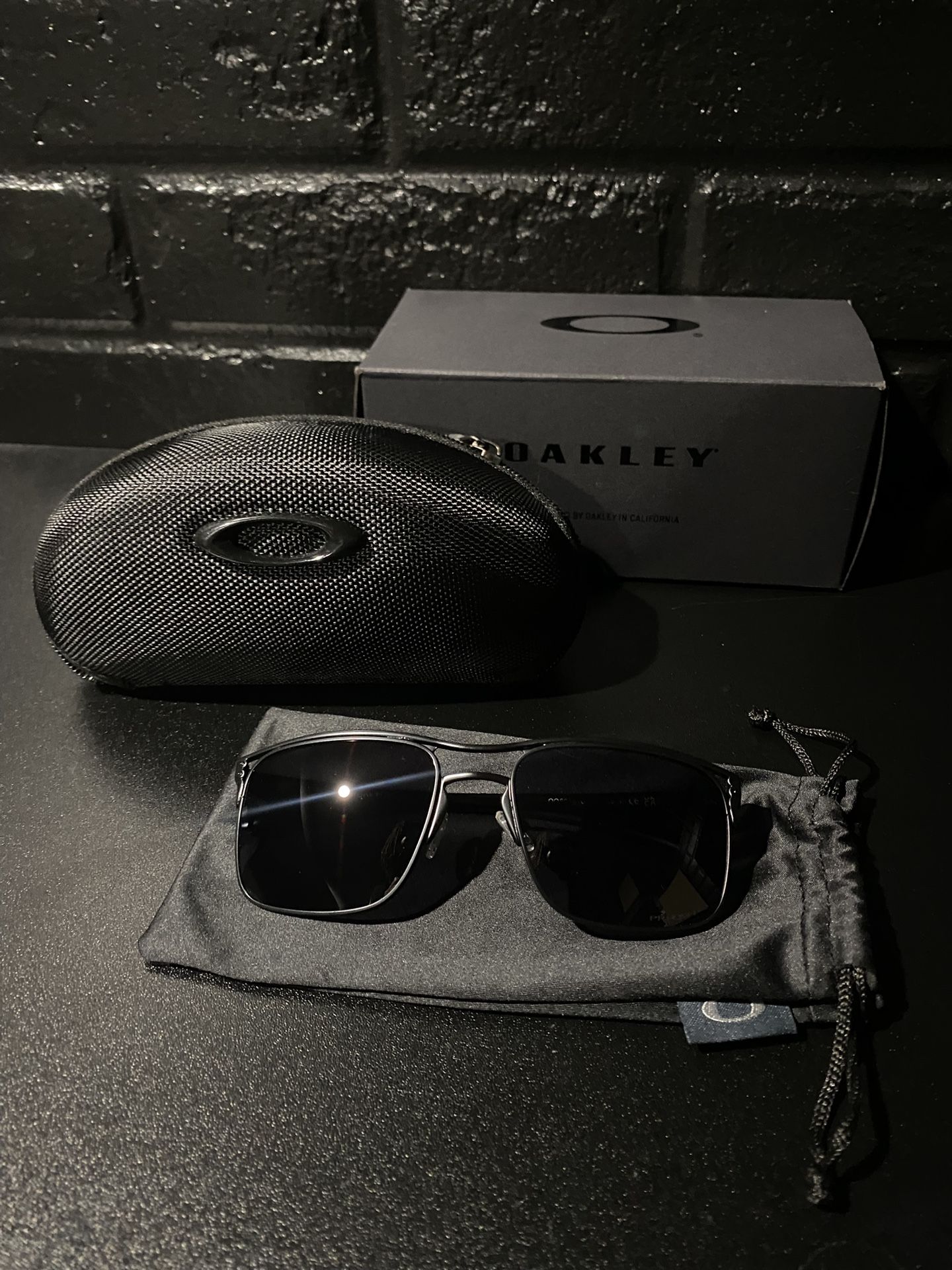 Oakley Holbrook Titanium Frame – New in Box