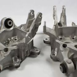 Tesla Model S Plaid Rear Steering Knuckles Spindles Hub Carriers Pair LH RH OEM