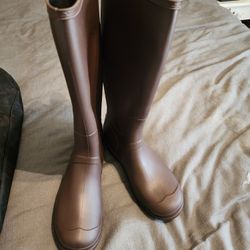 WOMEN'S SIZE 9.5 RAIN BOOTS
