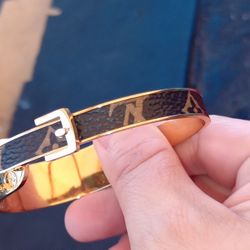 Buckle Bangle Bracelet 