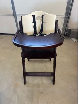 Abiie beyond jr wooden high chair