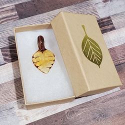 Glass Leaf Pendant
