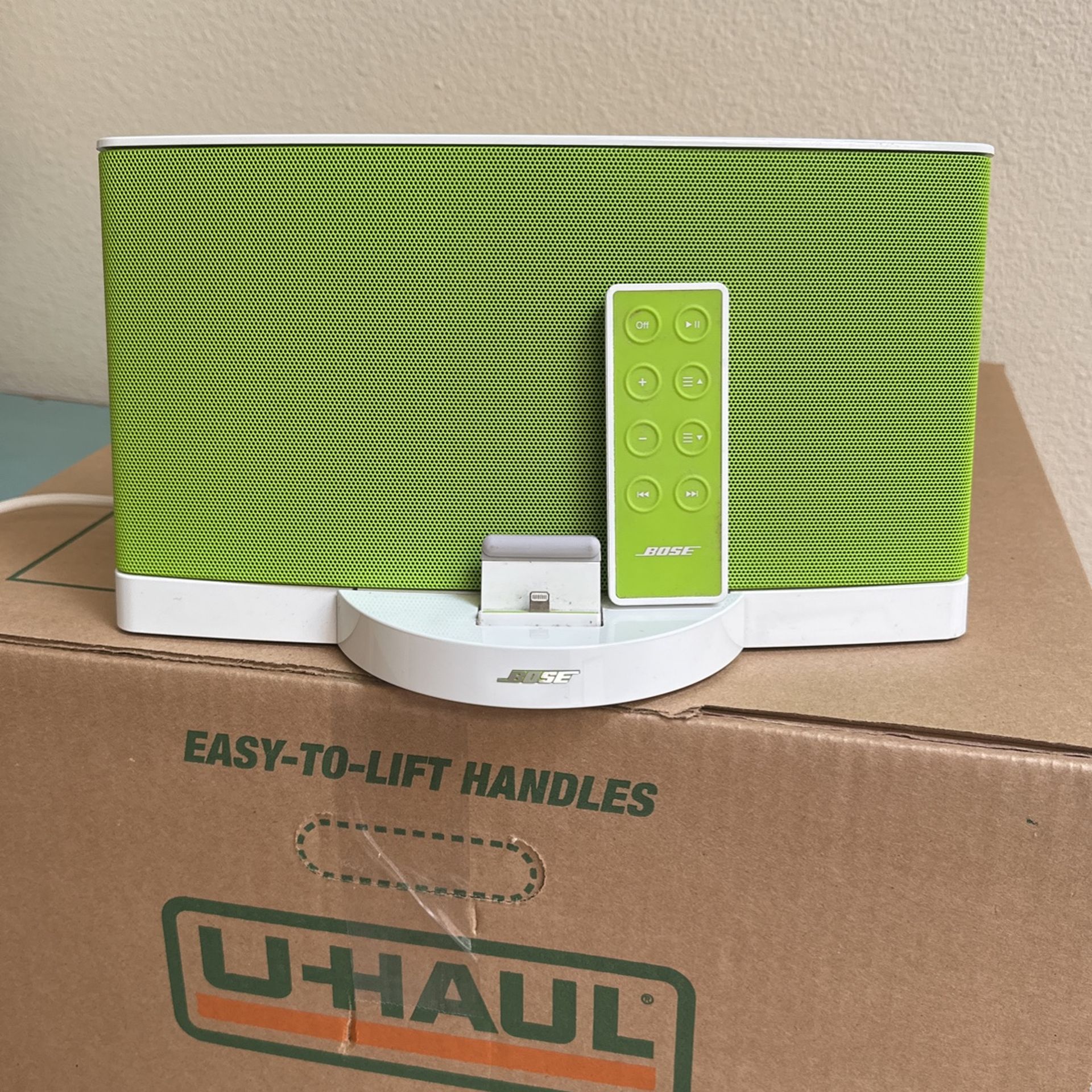 Bose Speaker w/remote