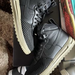 Air Force Lunar boot sz 9.5