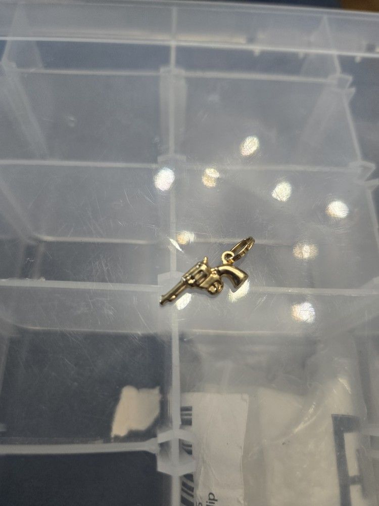 14kt GOLD Pendant