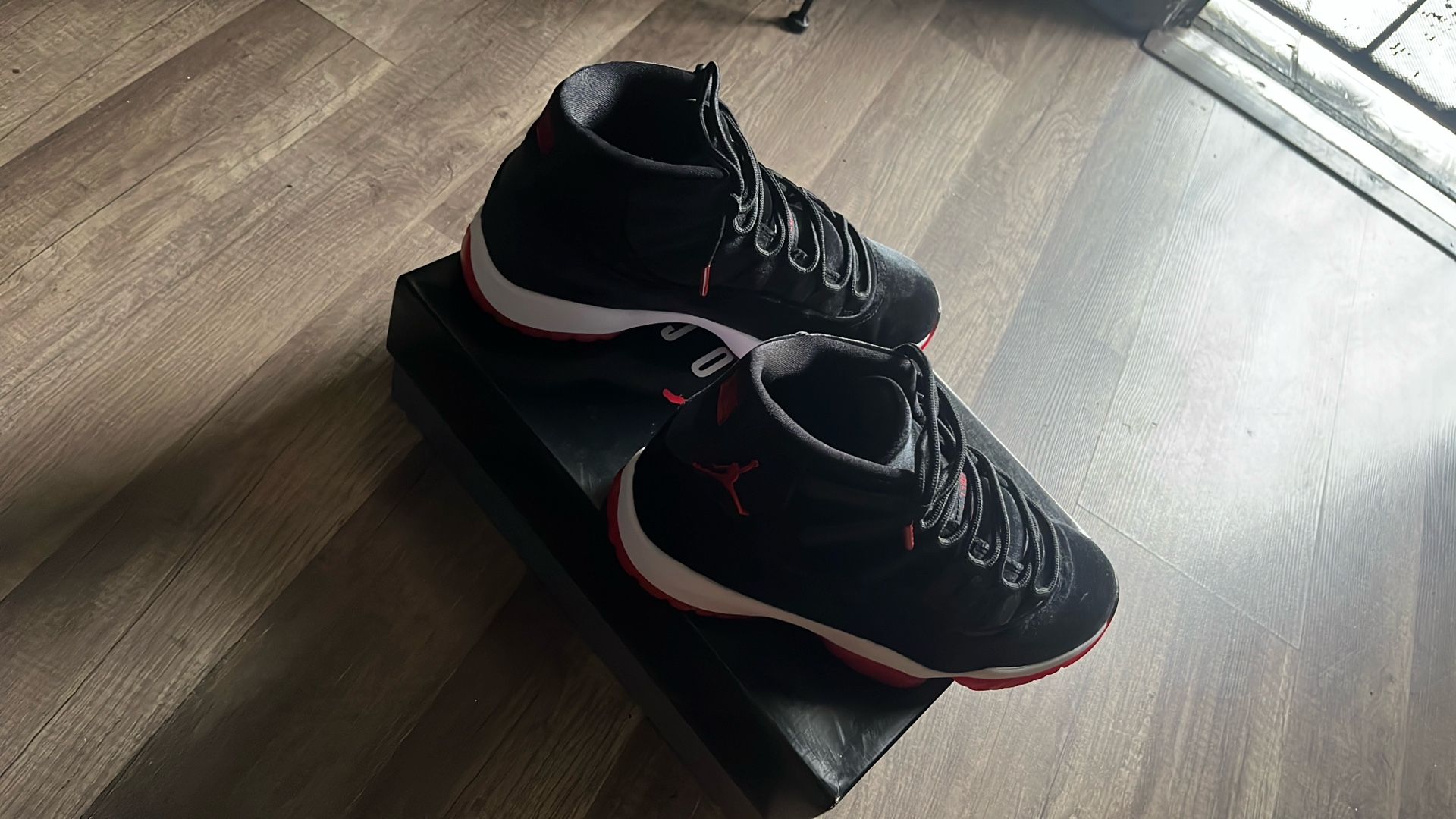 WMNS Air Jordan 11 Retro