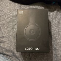 Beats Solo Pro