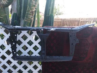 Radiator bracket for suburu