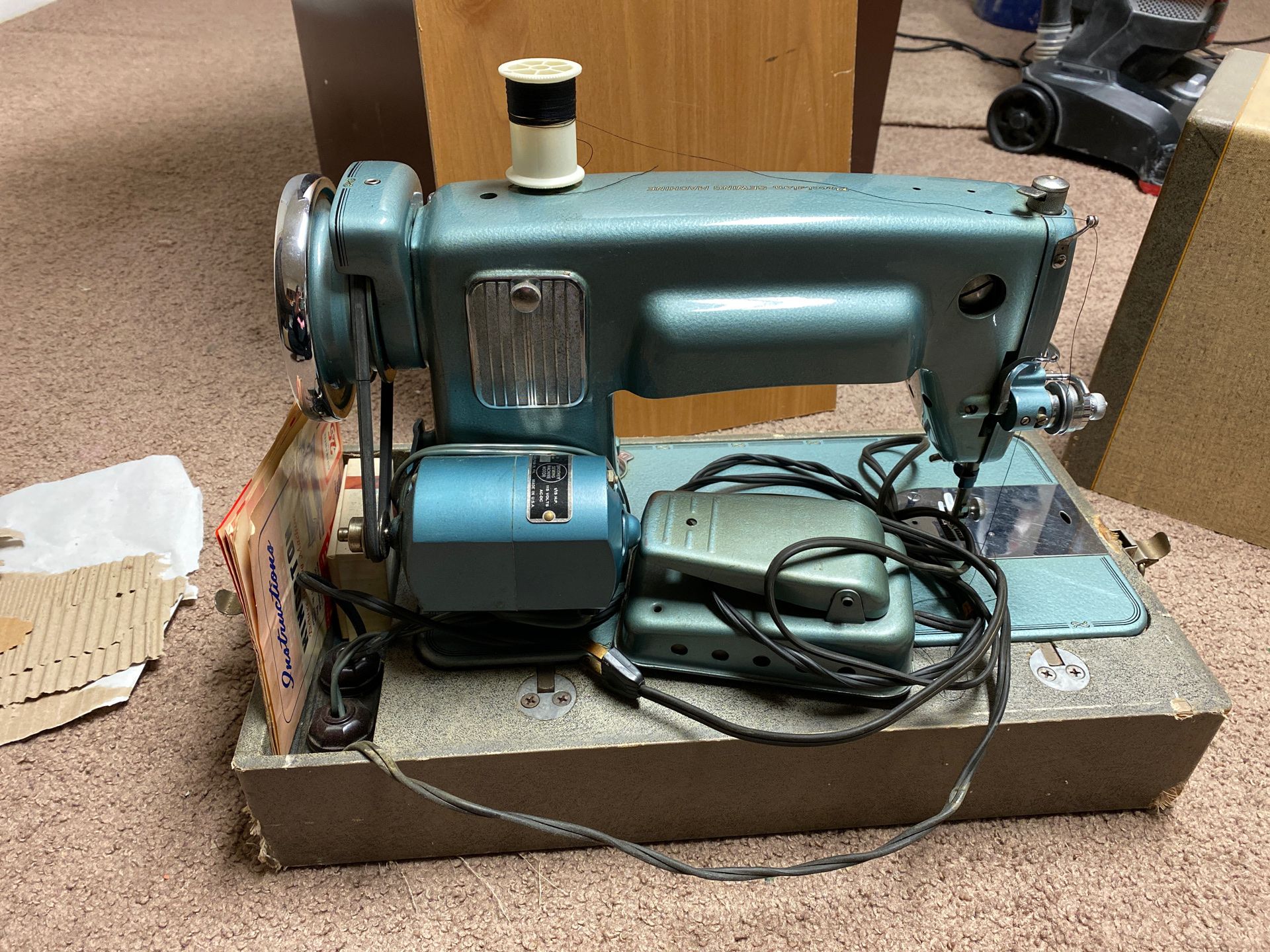 Kingston deluxe sewing machine for Sale in Phoenix, AZ OfferUp