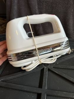 Cuisinart HM-70 Power Advantage 7-Speed Hand Mixer