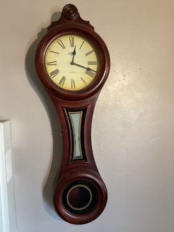 Elegante Reloj De pared -Classic-antique-Madera Fina-Usado-Exelente Condiciones =$1