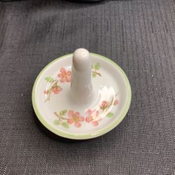 Andrea Sadek Ring Holder