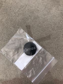 SUPREME GROSS BUTTON