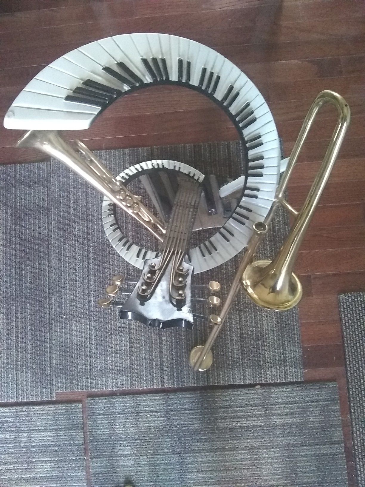 Art musical collage of instruments