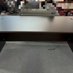 Office Desk in Mocha Cherry - Engineered Wood，$150