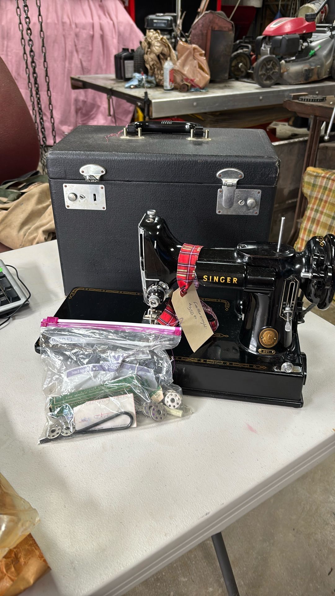 Rare Singer Featherweight