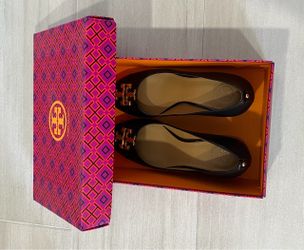 Used once Tory Burch Everly Cap Toe Pump size 5