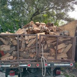 Firewood. Seasoned Oak, Ready To Burn 