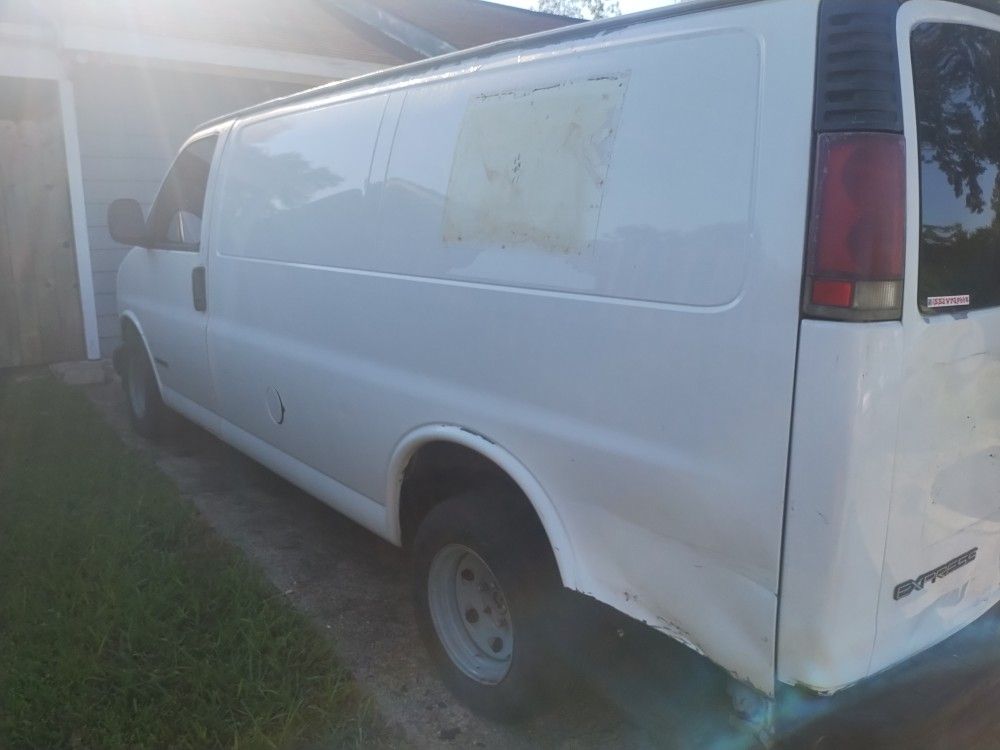 2000 Chevrolet Express