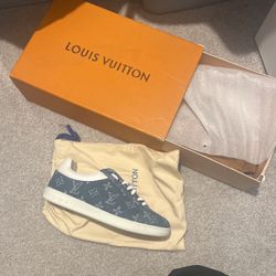 Louis Vuitton Time Out size 42 