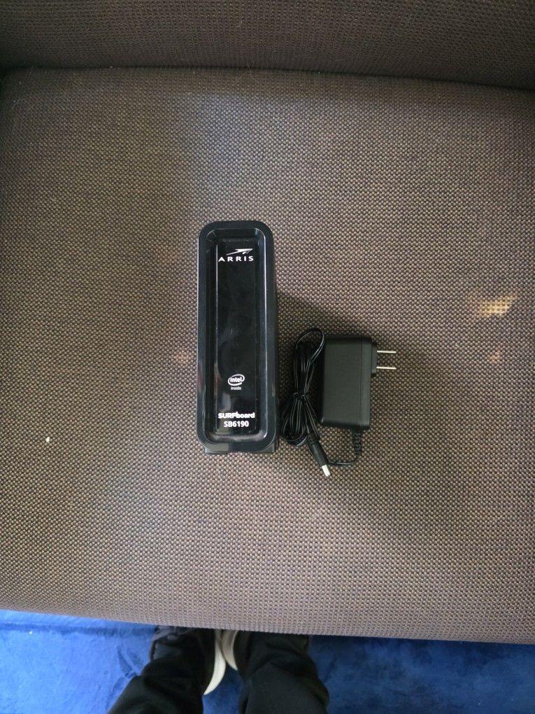 Arris SB6190 Internet Cable Modem