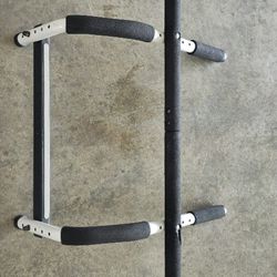 Pull Up Bar