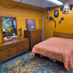 4 Piece MCM Vintage Dove Tailed Bedroom Set For Sale 

- All Drawers Large Arhaus Chesterfield Sofa With Tuffe Design For Sale 