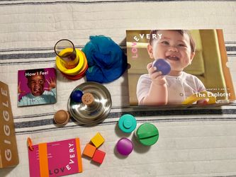 Lovevery The Explorer months 9-10 play kit